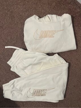 Nike Cream/Beige Kids Sweatshirt & Joggers Set